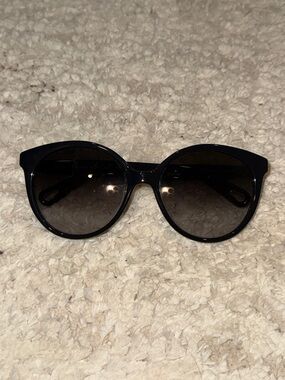 Classic Black Round Chloé Women’s Sunglasses